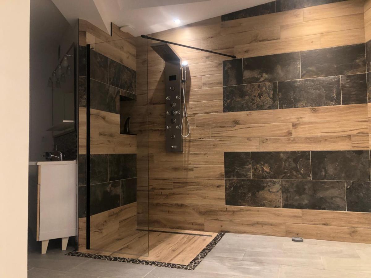 Au Coeur Du Senechal Apartment Маркиз Екстериор снимка