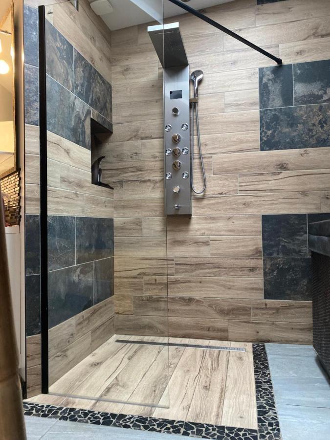 Au Coeur Du Senechal Apartment Маркиз Екстериор снимка